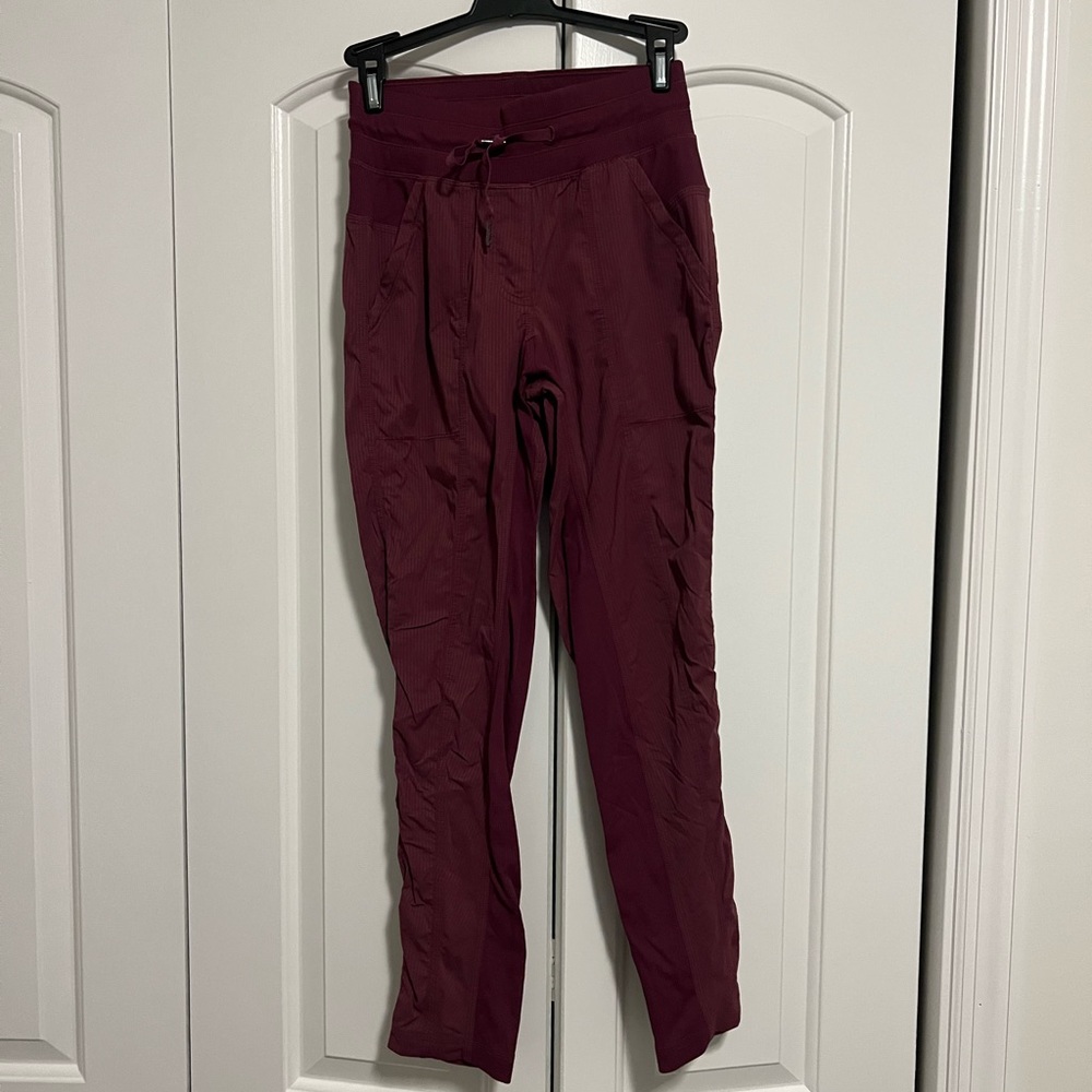 Lululemon dance studio cropped jogger